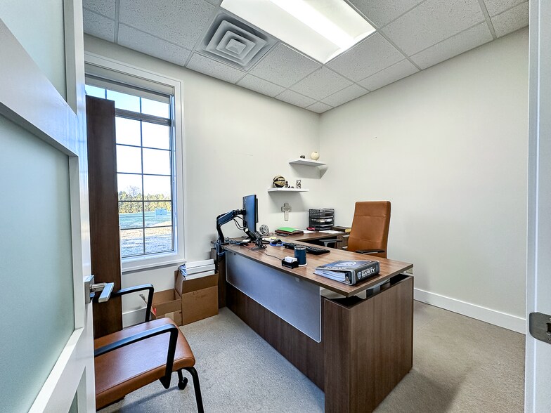 More Photos Of 11118 Coldwater Rd, Fort Wayne Office For Sale