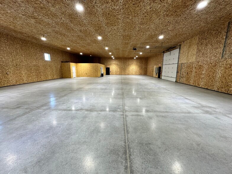 More Photos Of 1580 Bobcat dr, Bozeman Flex For Lease