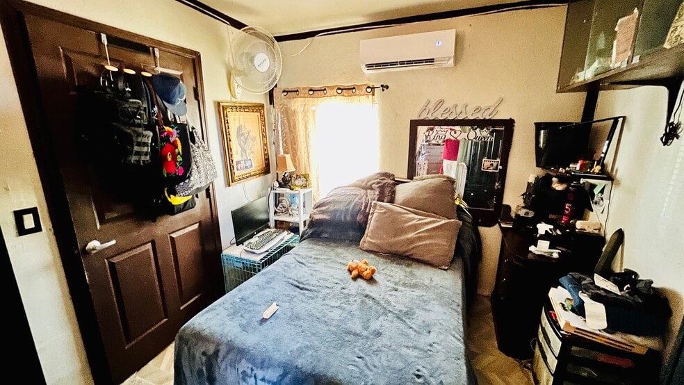 More Photos Of 12036 Bartlett Ave, Adelanto Office Residential For Sale