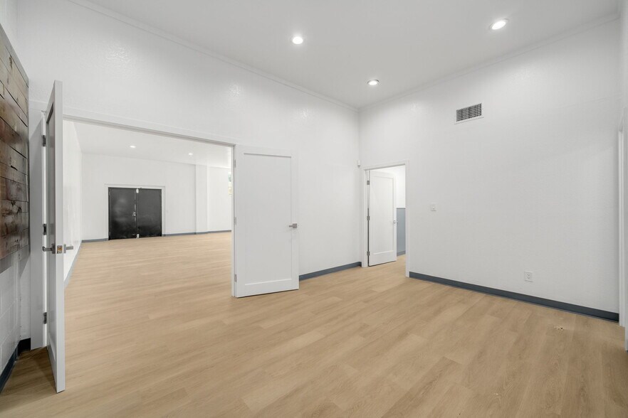More Photos Of 570 N Towne Ave, Pomona Storefront Retail Office For Sale
