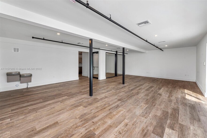 More Photos Of 1954 N 30th Rd, Hollywood Office For Lease