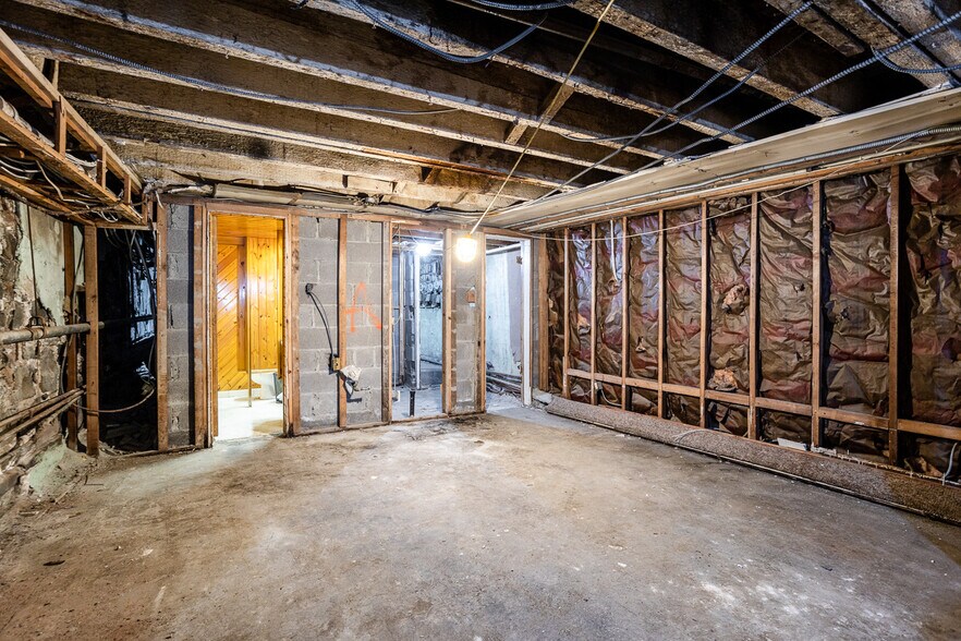 More Photos Of 321-323 Court St, Brooklyn Storefront Retail Residential For Lease