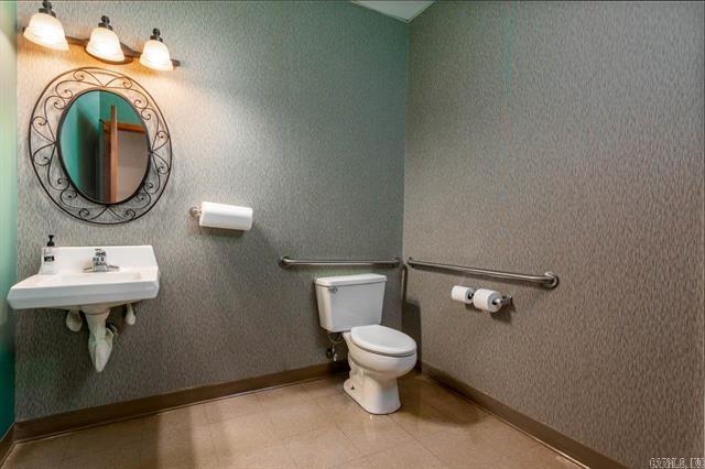 More Photos Of 850 Simon Rd, Conway Office For Sale