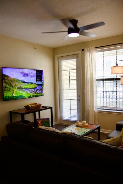 More Photos Of 215 Washington Ave, Waco Apartments For Sale