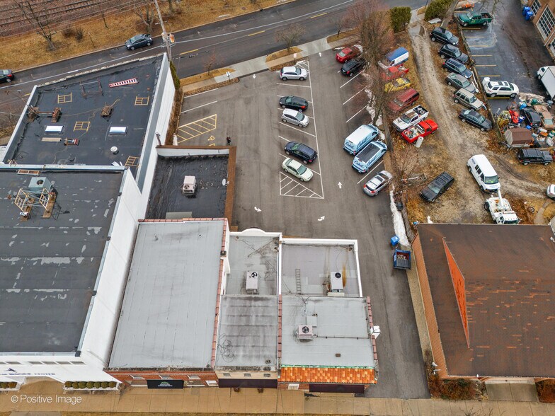 More Photos Of 2109-2119 Green Bay Rd, Highland Park Storefront Retail Residential For Sale