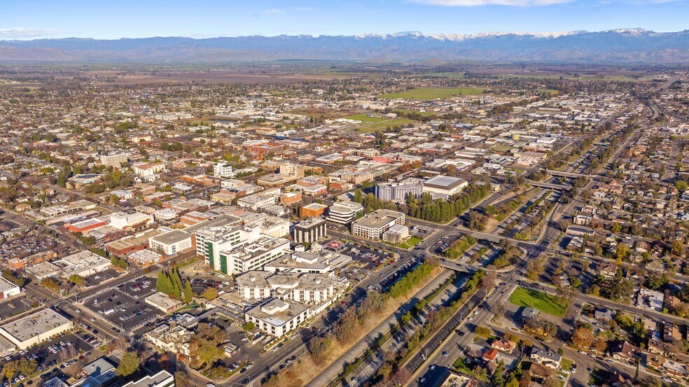 More Photos Of 100 Willow Plz, Visalia Medical For Sale