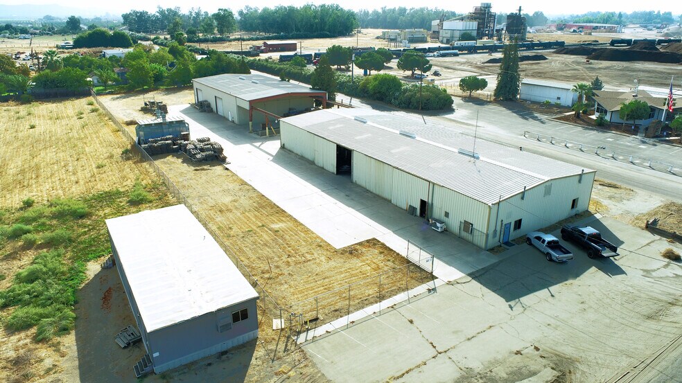 More Photos Of 43016 Road 68, Reedley Warehouse For Lease
