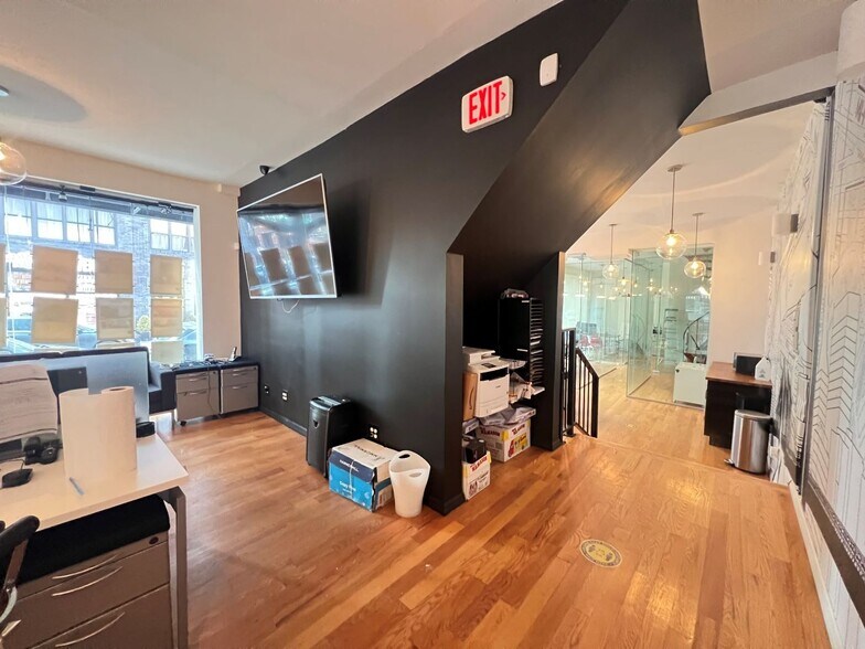 More Photos Of 362 Bedford Ave, Brooklyn General Retail For Lease