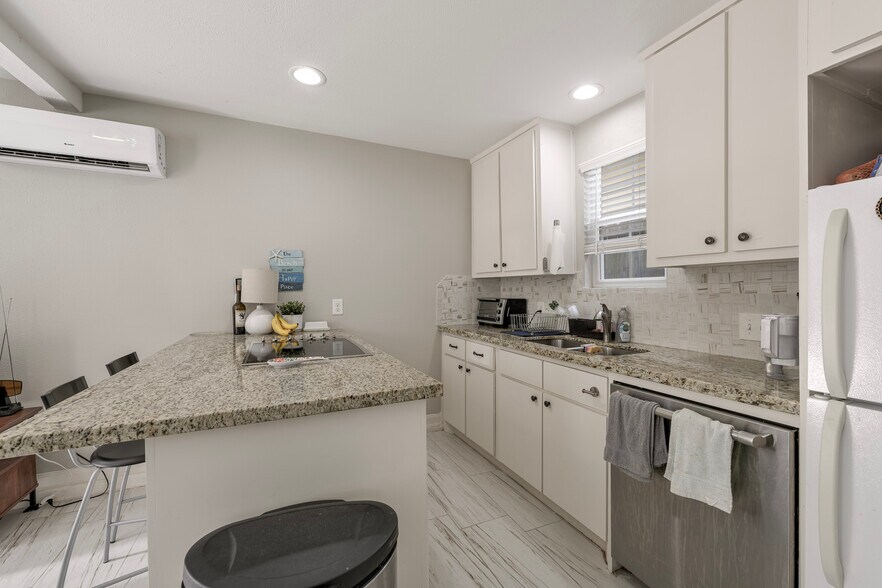 More Photos Of 3312 Crawford St, Houston Apartments For Sale