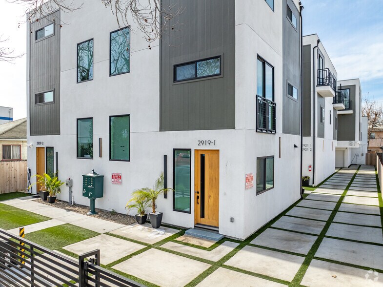 More Photos Of 2921 S Burnside Ave, Los Angeles Apartments For Sale