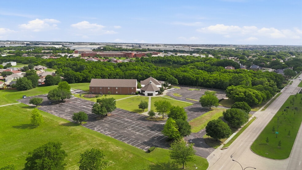 More Photos Of 2045 SE Green Oaks Blvd, Arlington Religious Facility For Sale