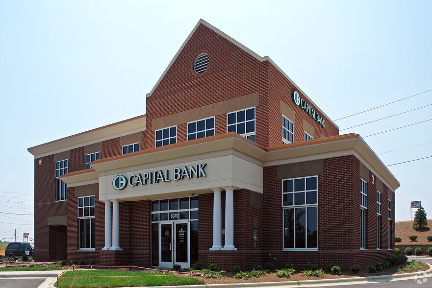 More Photos Of 5070 Kentworth Dr, Holly Springs Bank For Sale