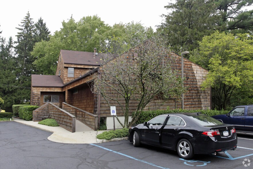 More Photos Of 57 N Middletown Rd, Nanuet Medical For Sale