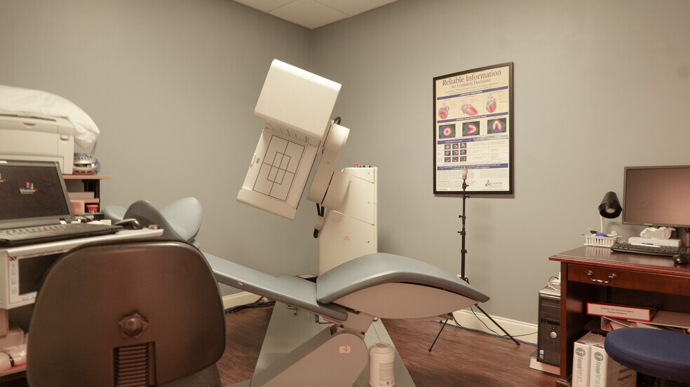 More Photos Of 3900 Clark Rd, Sarasota Medical For Sale