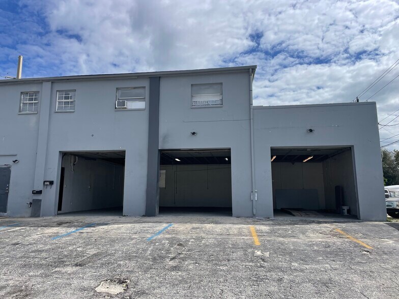 More Photos Of 4719 SE 6th Ave, Cape Coral Auto Repair For Lease