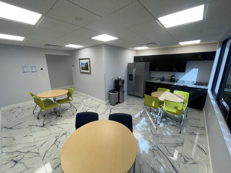 More Photos Of 493 Highway 436, Casselberry Office For Lease