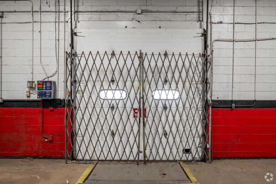 More Photos Of 3900 S Cicero Ave, Cicero Warehouse For Sale