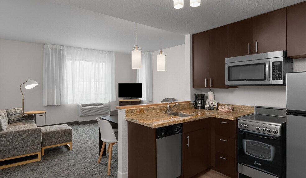 More Photos Of 4100 N Kittredge St, Denver Hotel For Sale