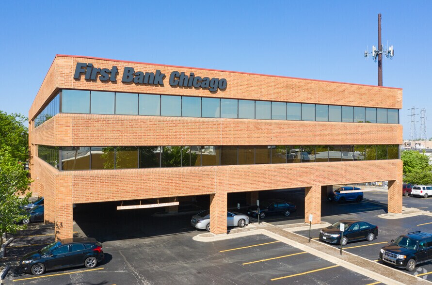 More Photos Of 8831-8833 Gross Point Rd, Skokie Office For Lease