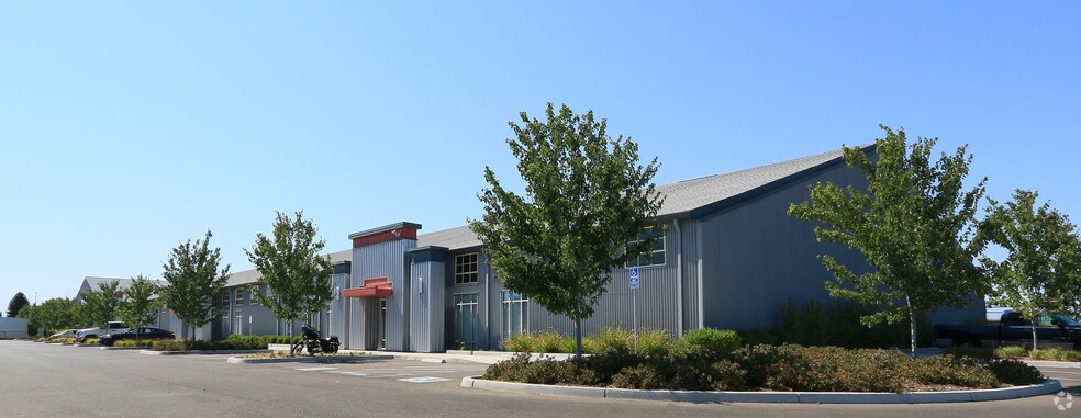 More Photos Of 4522 Parker Ave, Mcclellan Warehouse For Lease