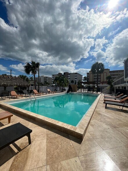More Photos Of 14711 Gulf Blvd, Madeira Beach Hotel For Sale