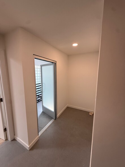 More Photos Of 304 N Harper Ave, Los Angeles Storefront Retail Office For Lease