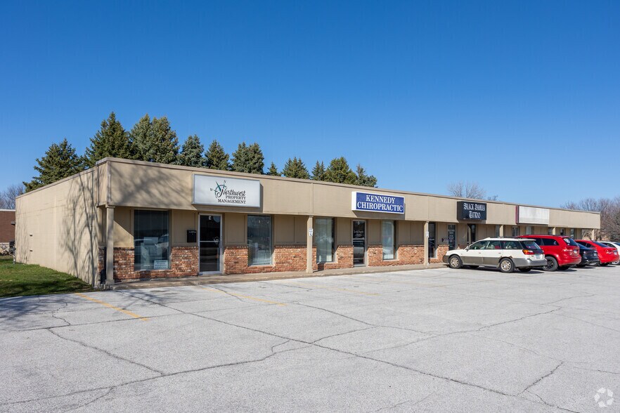 Primary Photo Of 2202 W 1st St, Ankeny Unknown For Lease