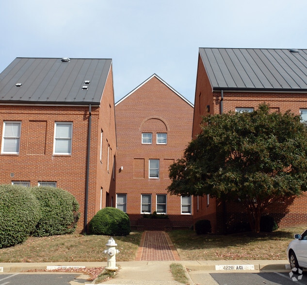 More Photos Of 4220 King St, Alexandria Office For Sale