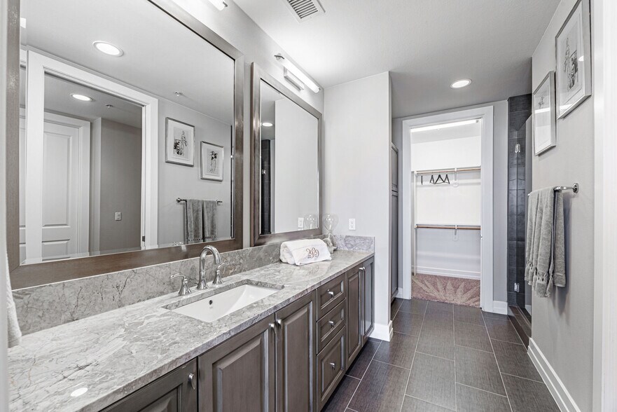 More Photos Of 2929 Weslayan St, Houston Apartments For Lease