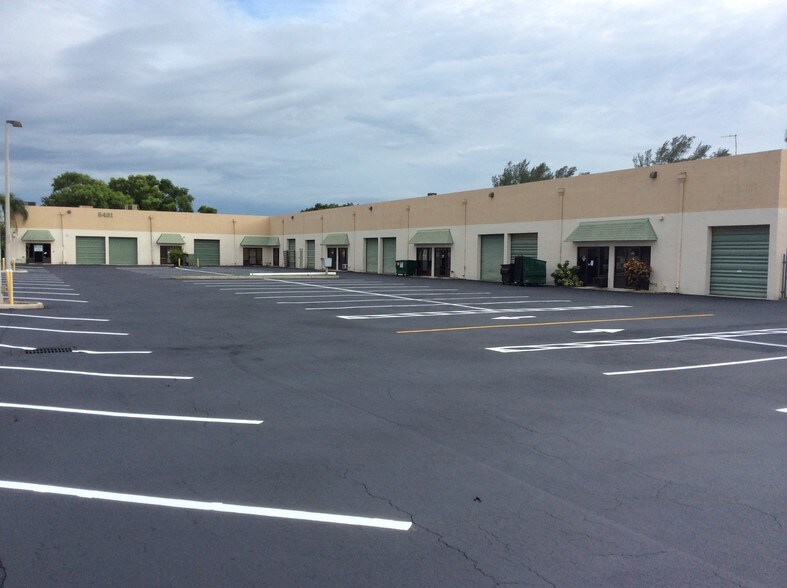 Primary Photo Of 5431 NW 15th St, Margate Service For Lease