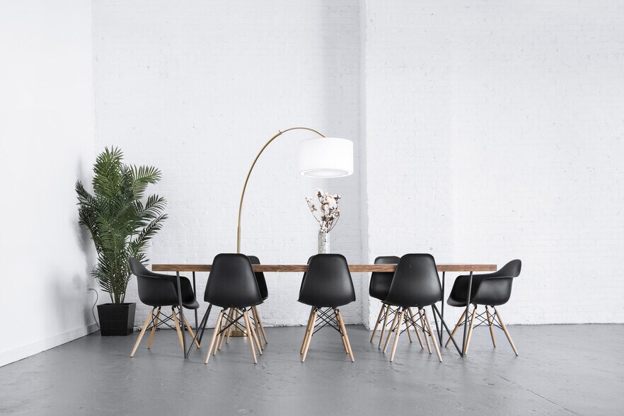 More Photos Of 272-280 Seigel St, Brooklyn General Retail For Lease