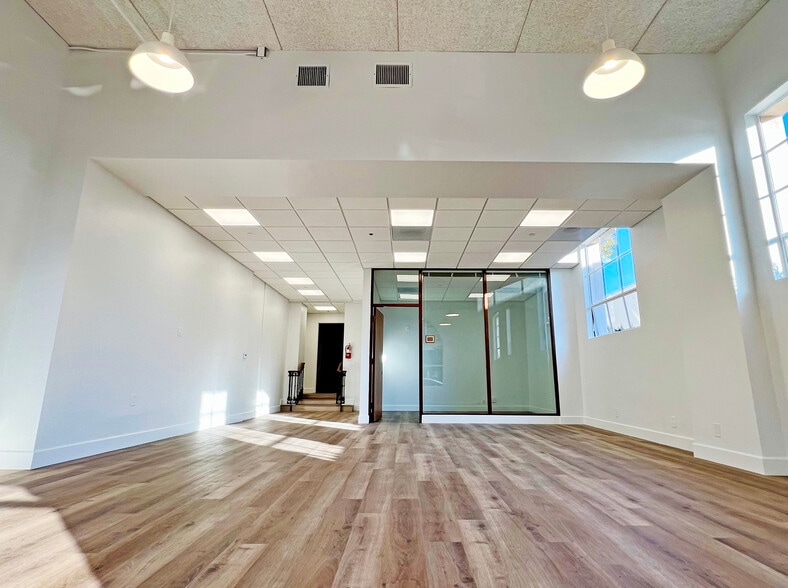 More Photos Of 1035 State St, Santa Barbara Loft Creative Space For Lease