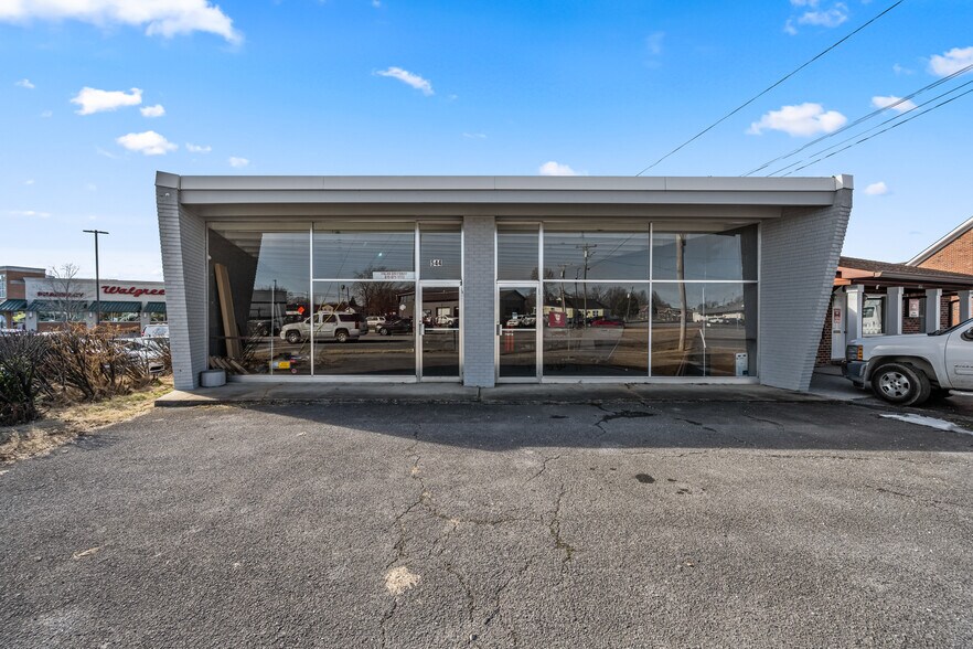 Primary Photo Of 518 Hillsboro Blvd, Manchester Storefront Retail Office For Sale