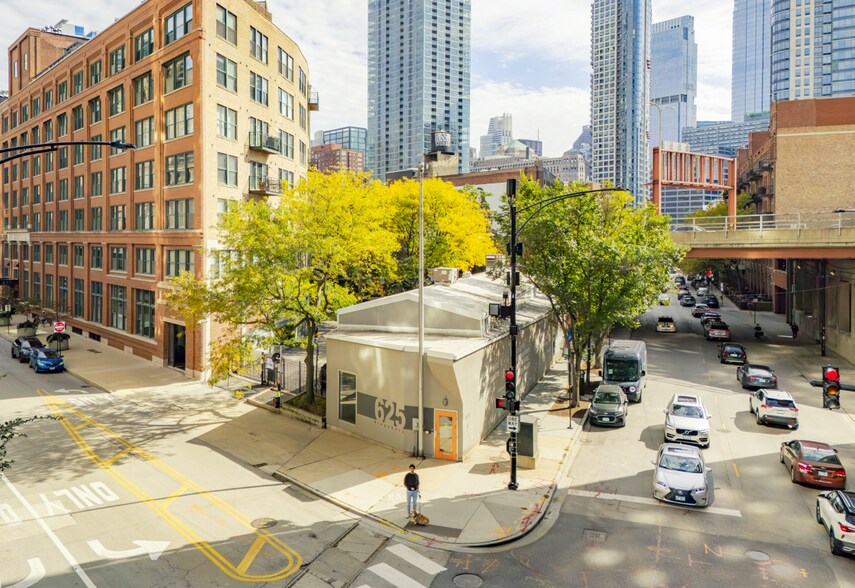 Primary Photo Of 430 W Ohio St, Chicago Showroom For Sale