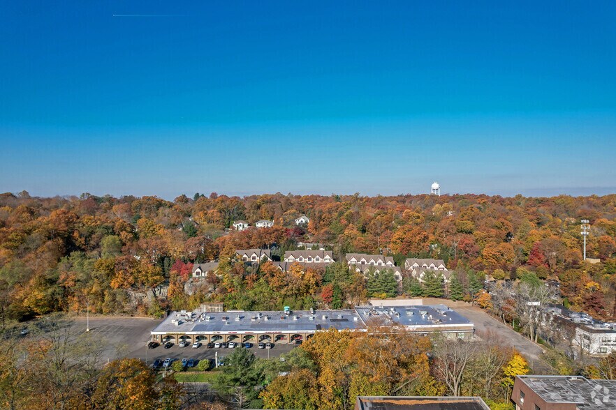 More Photos Of 365 Central Park Ave, Scarsdale General Retail For Sale