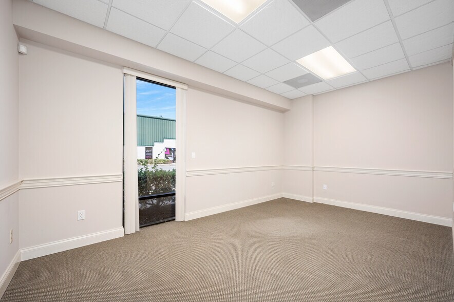 More Photos Of 794 Sanders Rd, Port Orange Showroom For Lease