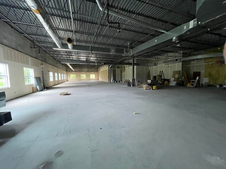 More Photos Of 7055 High Grove Blvd, Burr Ridge Medical For Lease