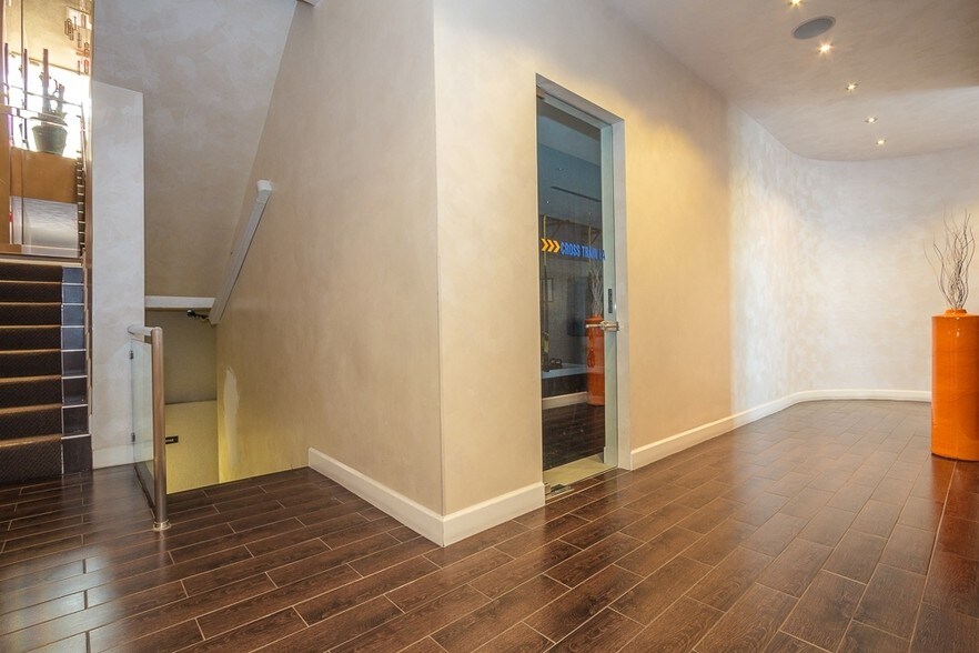 More Photos Of 7551 W Sunset Blvd, Los Angeles Loft Creative Space For Lease