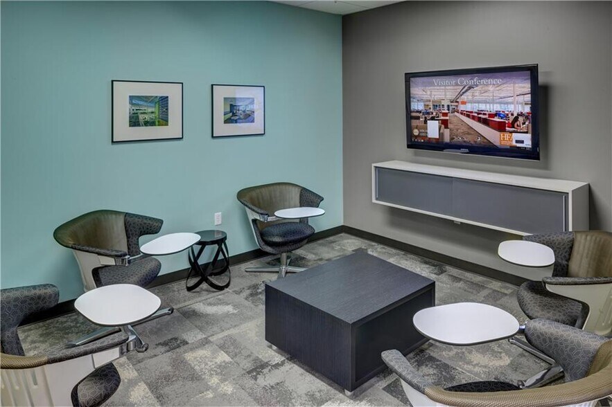 More Photos Of 1705 S Walton Blvd, Bentonville Office For Sale