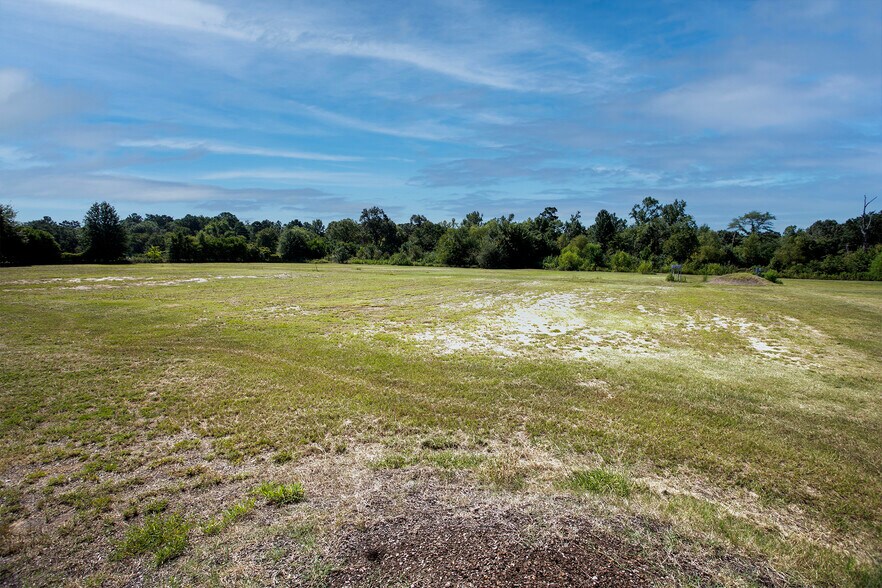 More Photos Of 15393 Highway 64 W, Tyler Warehouse For Lease