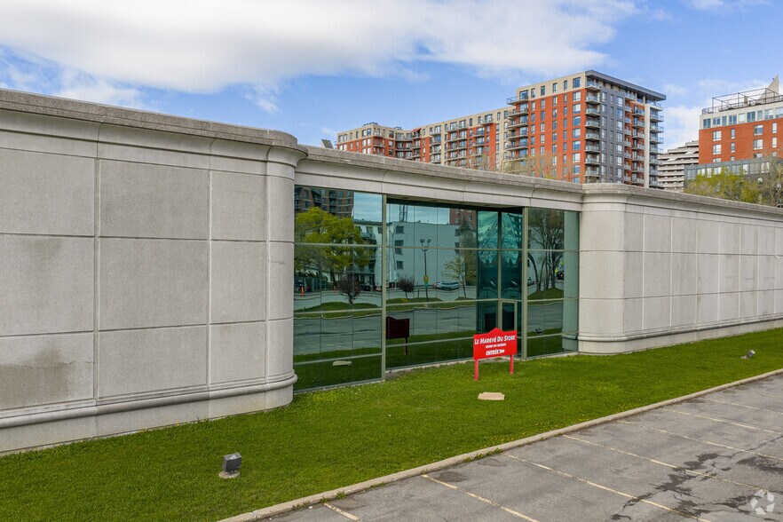 Primary Photo Of 3100 Boul de l'Assomption, Montréal Manufacturing For Lease