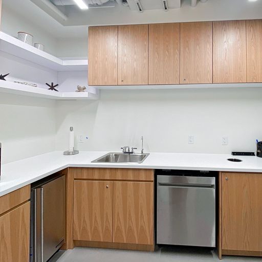 More Photos Of 525 8th Ave W, Vancouver Coworking Space