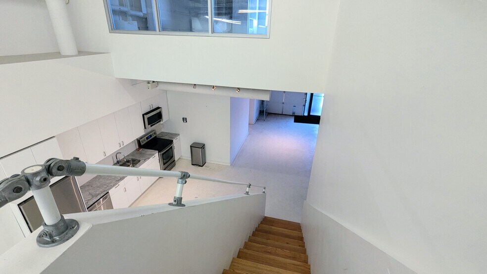 More Photos Of 11-17 Carlaw Ave, Toronto Light Manufacturing For Sale
