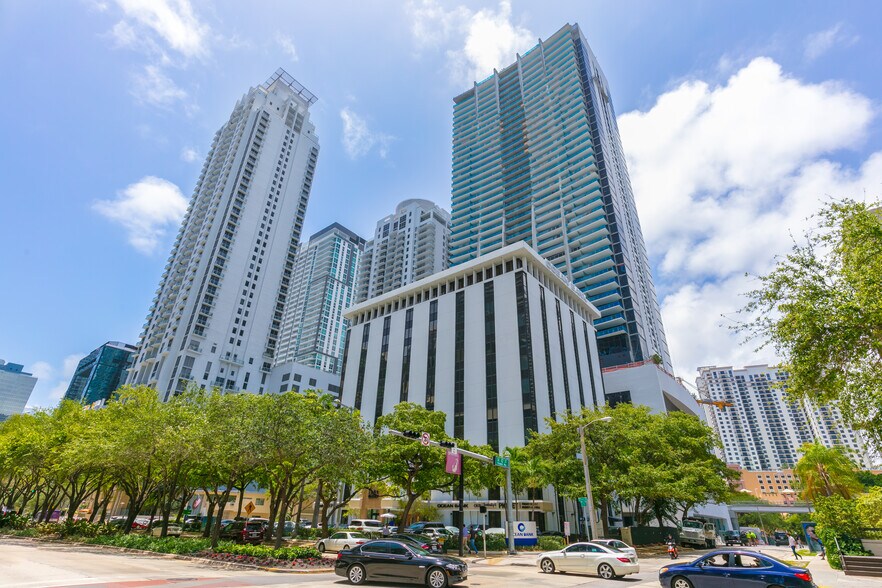 More Photos Of 1000 Brickell Ave, Miami Office For Sale