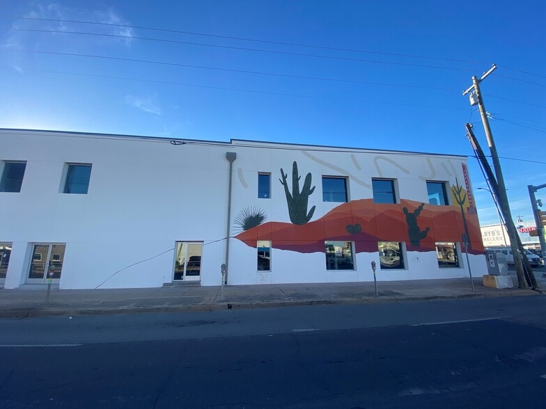 More Photos Of 200 W Jefferson Blvd, Dallas Storefront For Lease