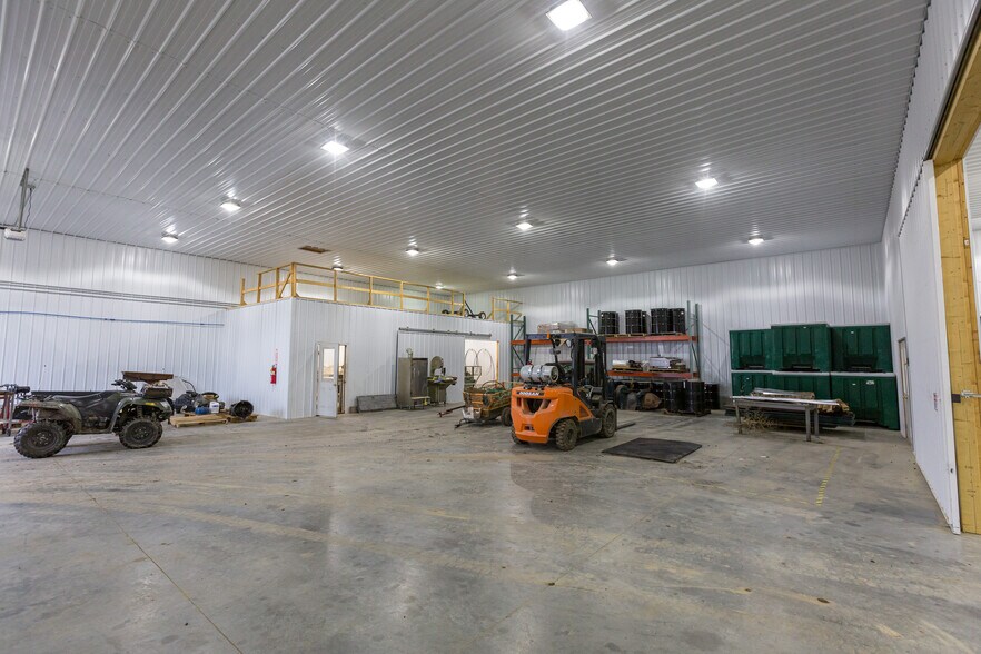 More Photos Of 497 Stevensville Airport Rd, Stevensville Warehouse For Sale