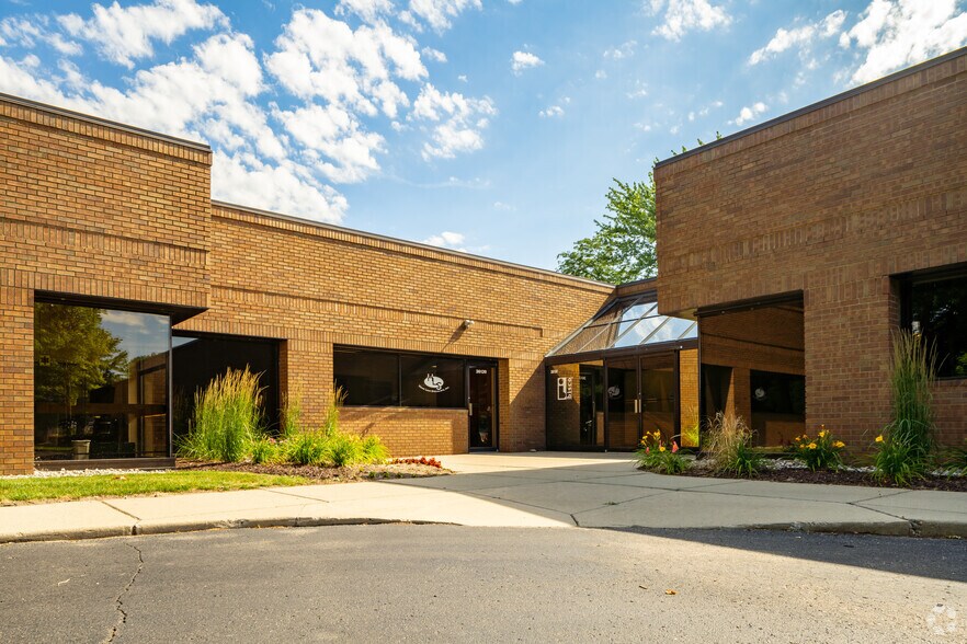 More Photos Of 36133-36139 Schoolcraft Rd, Livonia Unknown For Lease