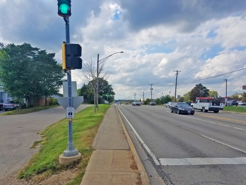 More Photos Of 131 E Rollins Rd, Round Lake Beach Freestanding For Sale