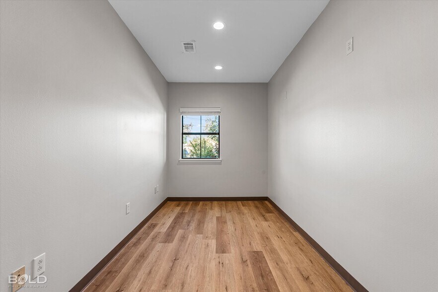 More Photos Of 3605 Youree Dr, Shreveport Office For Sale
