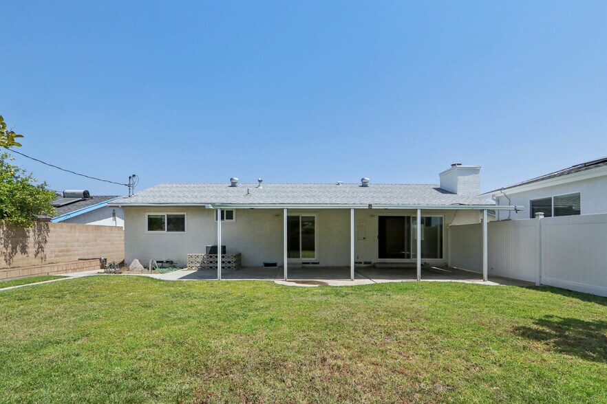 More Photos Of 17148 Stare St, Northridge Apartments For Sale